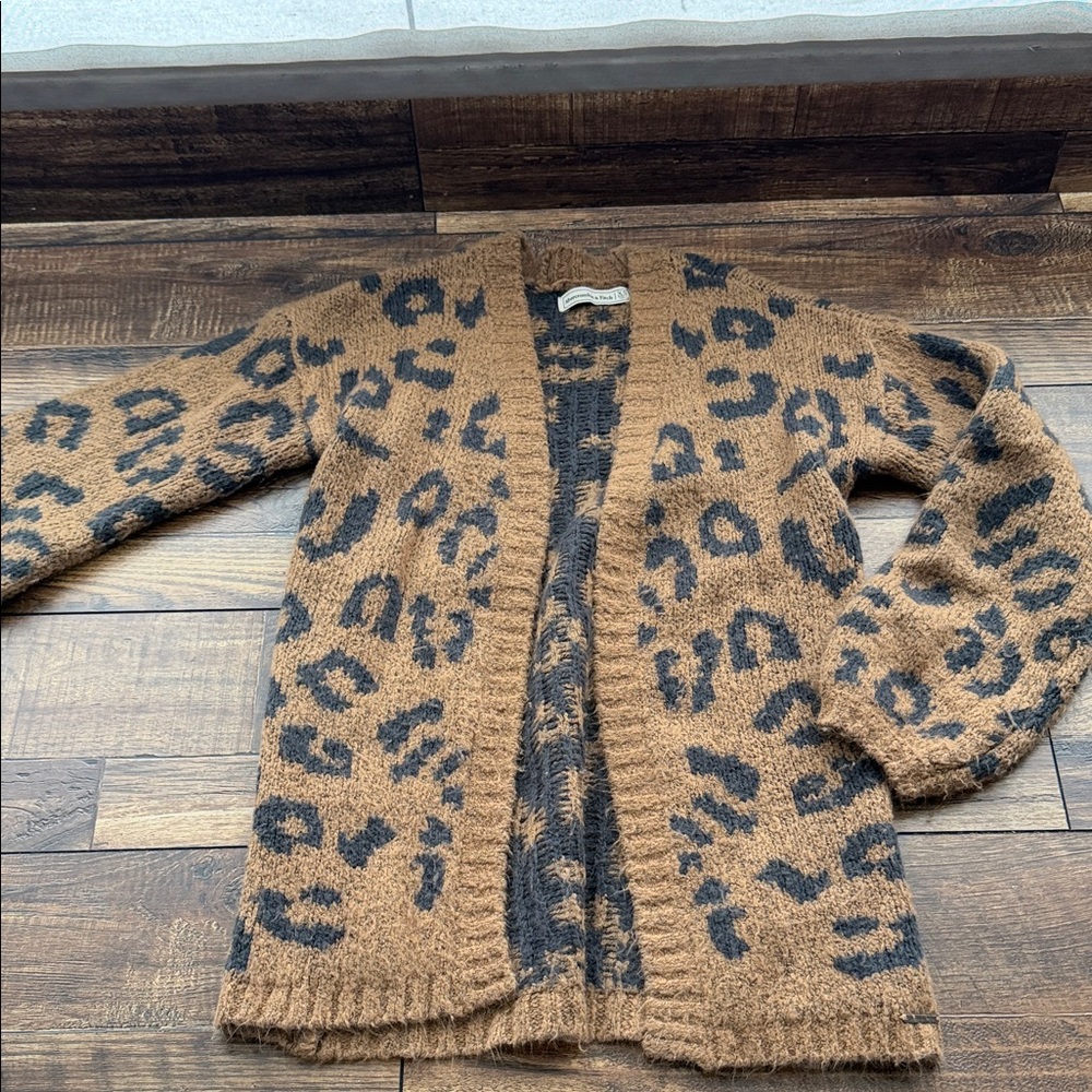 Abercrombie & Fitch Tan and Black Knit Cardigan
